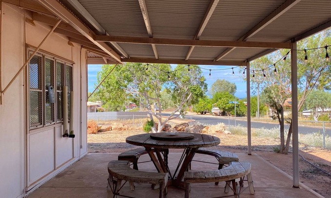 Exmouth Casa | 9 Carr Way - Pet Friendly with Wifi