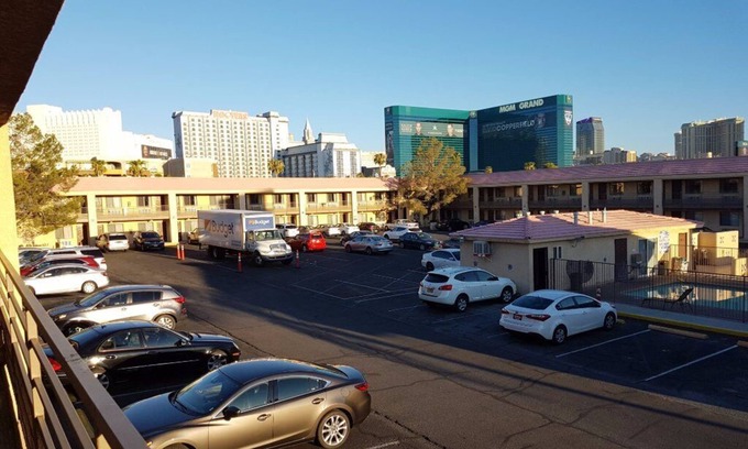 Las Vegas Hotel | $ 9 por CES esta noche en Travelodge, desayuno GRATUITO y wifi-3 nts mínimo