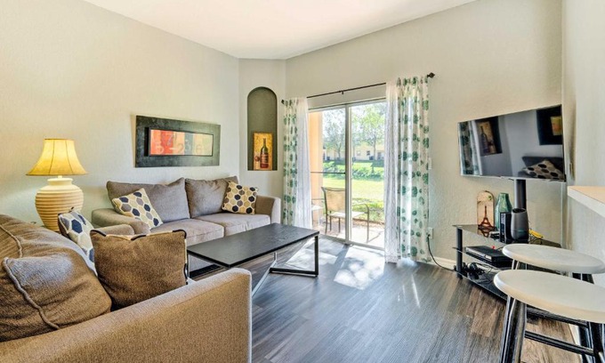 Regal Palms Casa | 9 Mi to Disney Davenport Townhome with Resort Pool!