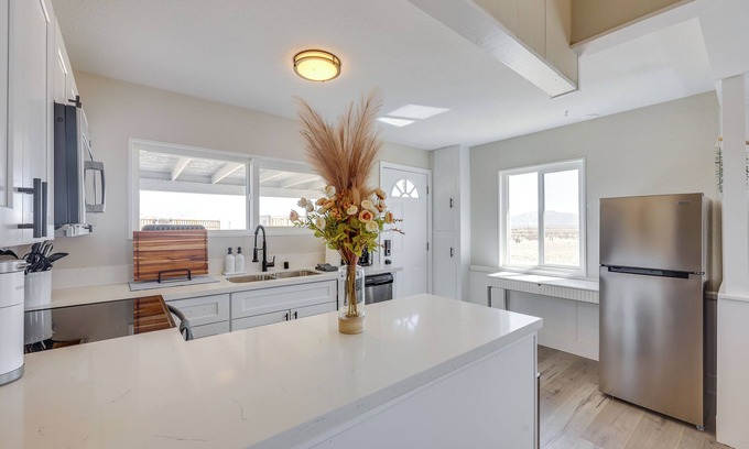 Wonder Valley Casa | 9 Mi to Joshua Tree NP: Secluded Desert Home!