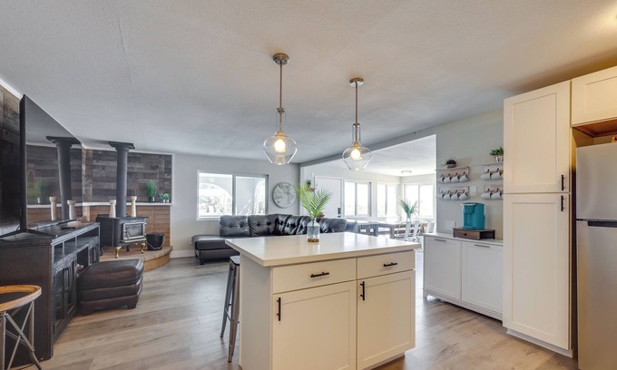 Wonder Valley Casa | 9 Mi to Joshua Tree NP: Home w/ Views!
