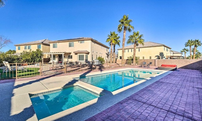 Sunrise Manor Casa | 9 Mi to Strip Las Vegas Home with Pool and Hot Tub!