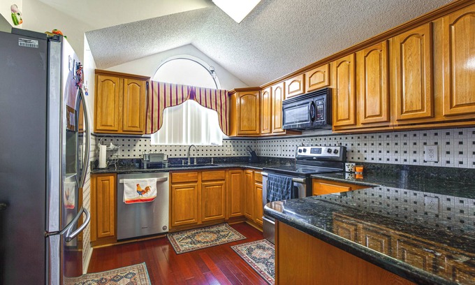 Fairvilla Casa | Peaceful Orlando Home - 9 Mi to Universal Studios!