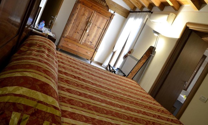 Canneto sull'Oglio Cama Y Desayuno | 9 Muse Bed and Breakfast