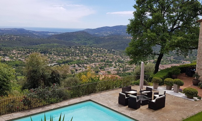 Cabris Casa | 9 pers 220 m² Auténtica granja provenzal en Ostal