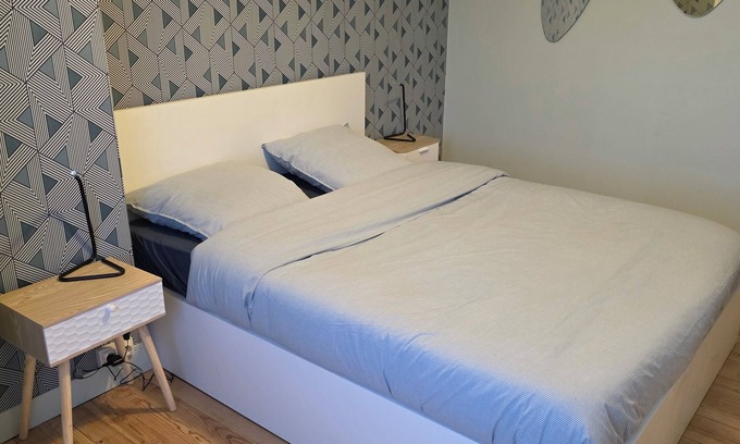 Mezidon-Canon Apartamento | 9-person apartment Garden and swimming pool in town center