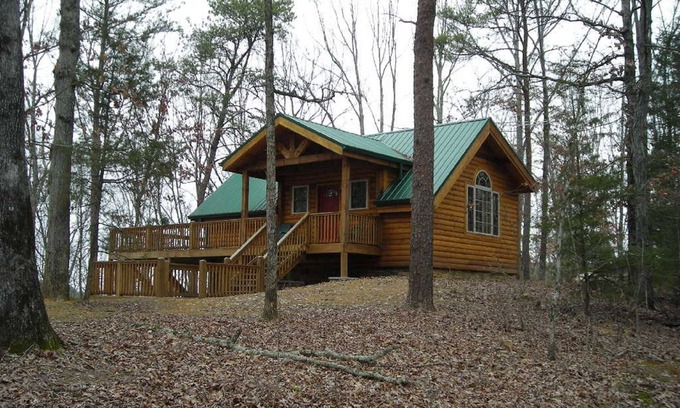 Ocoee Cabina | Hilltop Heaven 9 acres de aislamiento boscoso, pero cerca de todo lo que necesita.