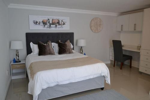 Woodmead Casa | 9 Woodmead Suites