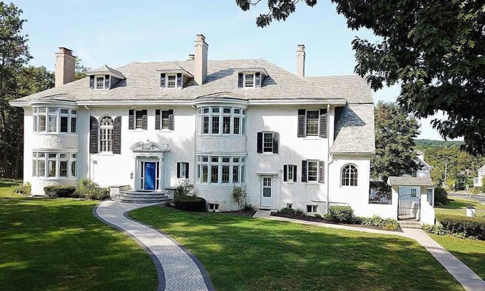 New Britain Casa | 90+ Day Stay Mansion