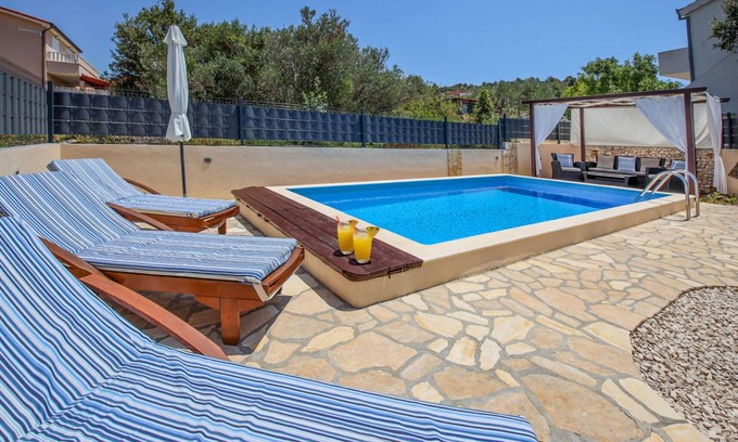 Razanj Apartamento | 90 m² Apartamento ∙ 3 habitaciones ∙ 6 huéspedes