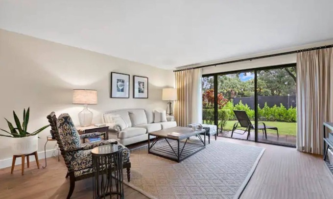 Palm Beach Gardens Cabaña | 904 Club Drive: Quaint & Beautiful PGA National Club Cottage