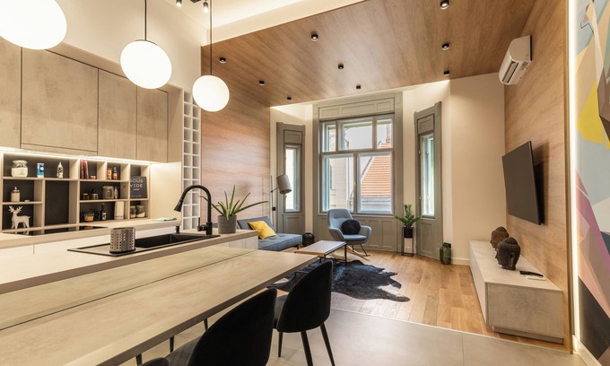 Lagymanyos Apartamento | 90m² Family-Friendly , Central Historic Budapest, Food+Bars