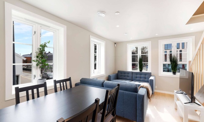 Kristiansand Casa | 92m to Kvadraturen l Renovated 2025 l 24l7 checkin