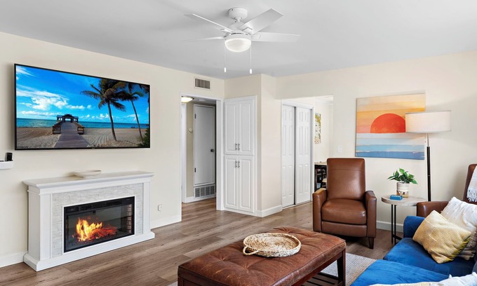 San Clemente Apartamento | 95 walk score Cook's Kitchen Bikes 5starpromise