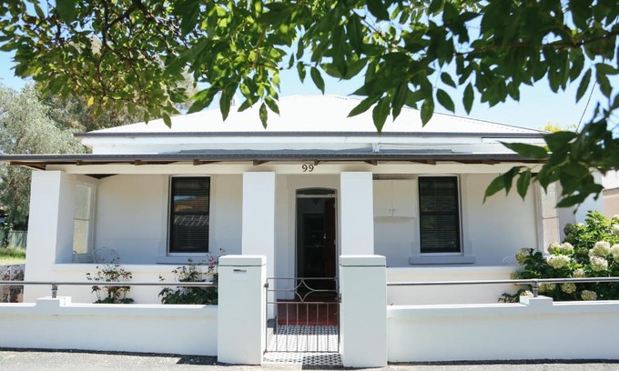 Orange Apartamento | 99 Hill Street Apartments