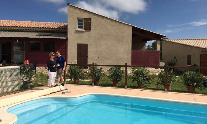 Chateauneuf-Val-Saint-Donat Casa | Casa de vacaciones para 8 personas con familia o amigos, con 2 terrazas.