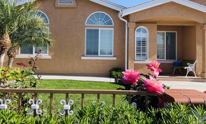 Mira Mesa Casa | 9B4B house,11 beds sleeps 20, by UCSD La Jolla Zoo SeaWorld Legoland