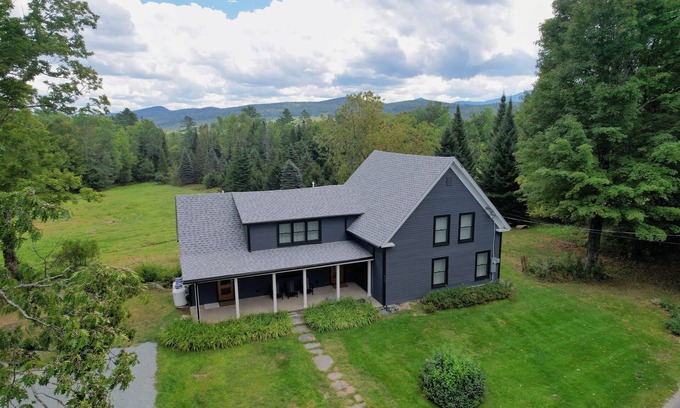 Bethlehem Casa | 9FR Renovated home with beautiful views, large yard, dogs welcome!
