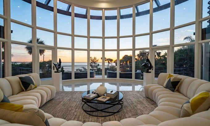 Fort Pierce Apartamento | 9K SF Waterfront Mansion, Pool, Boat Dock, Theater