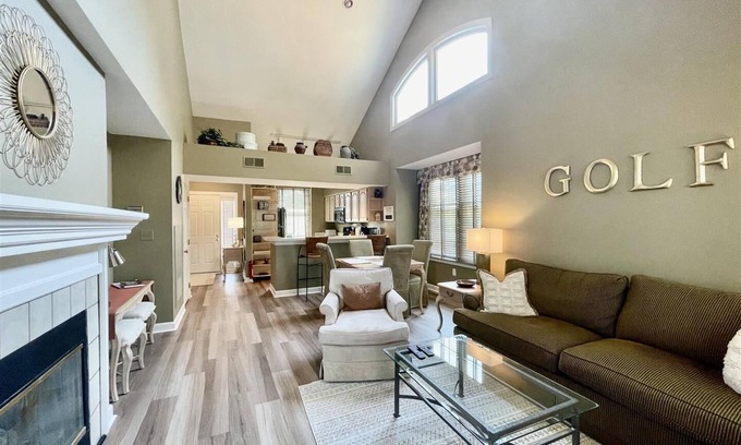 Southern Pines Condominio | 9th Tee Condo Summary