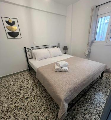 Petalidi Casa | Aμvrosia Petalidi Square - Free WiFi, Smart TV, 2' λεπτά από την παραλία