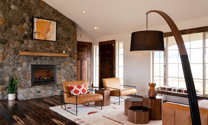 Belgrade Cabina | A 160 Acre Luxury Modern Ranch