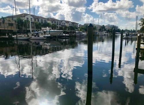 Hendricks and Venice Isles Casa | A 1bedroom Las Olas on the water