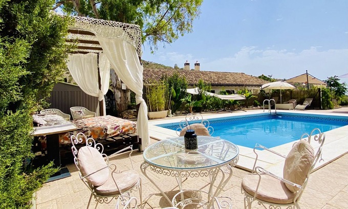 Almogia Cabaña | Eco Finca Anastasia en Montes de Málaga. Piscina privada, vistas, paz y animales