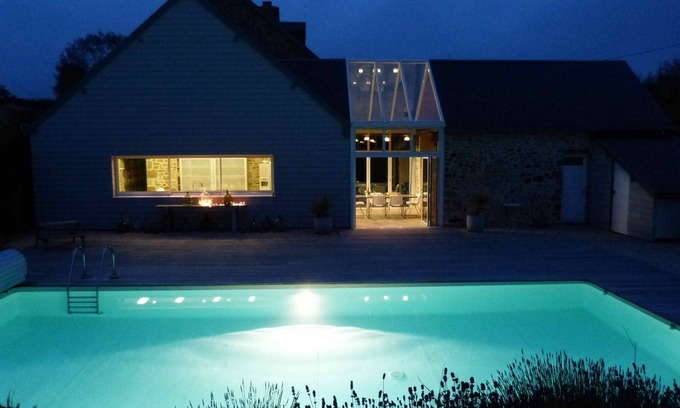 Gouville-sur-Mer Casa | Hermosa casa con piscina climatizada, playa a 5 minutos, bien ubicada para visitas culturales