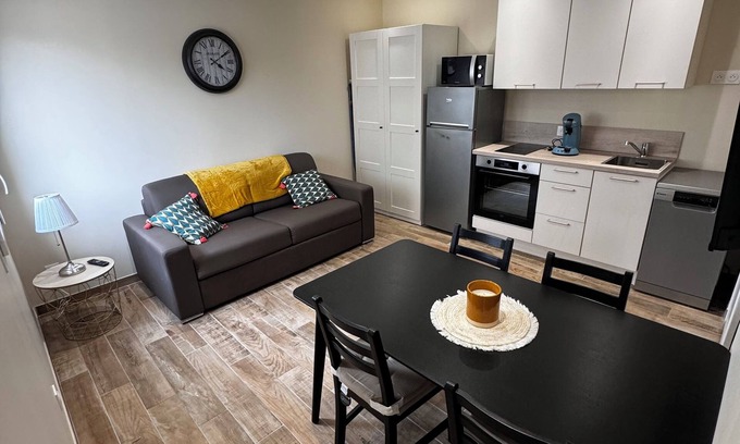 Dives-sur-Mer Casa | A 5-minute walk from the beach and shops. Ideal for families.