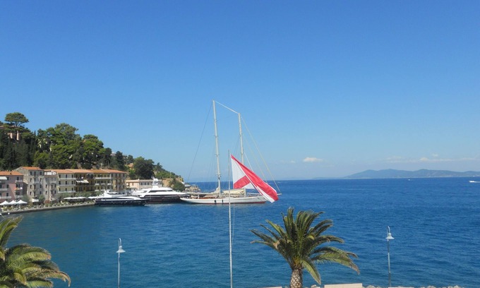 Monte Argentario Apartamento | Un balcón con vistas al mar azul del Argentario