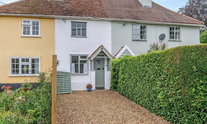 Eye Cabaña | A beautiful cosy country cottage set in a tranquil location.