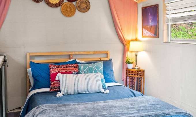 Stanton Cabina | Half Moon Cabin at Cave Creek, tiny RRG glamping in a big way