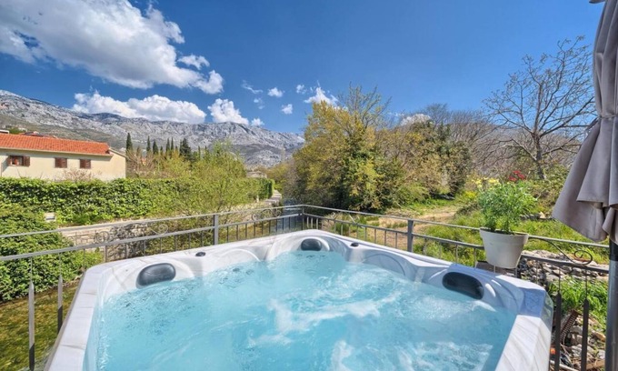 Srinjine Casa | a beautiful relaxing oasis on the river