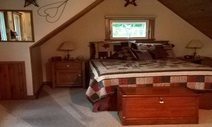 Fishertown Casa | A Beautiful Two bedrooms cottage