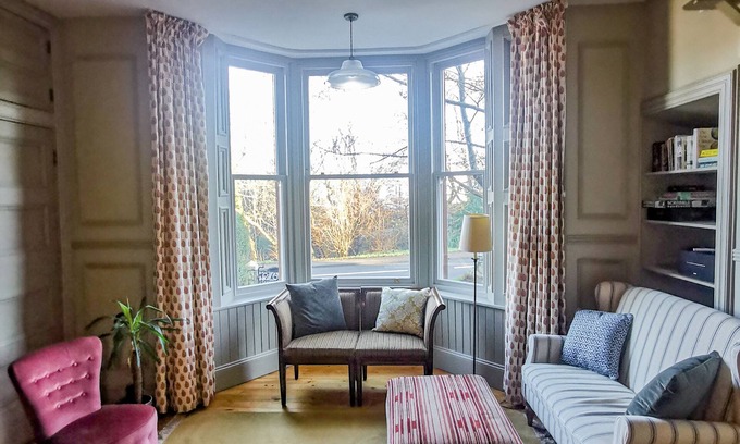 Kilmun Apartamento | A beautifully restored Victorian home. A warm, welcoming pet friendly retreat