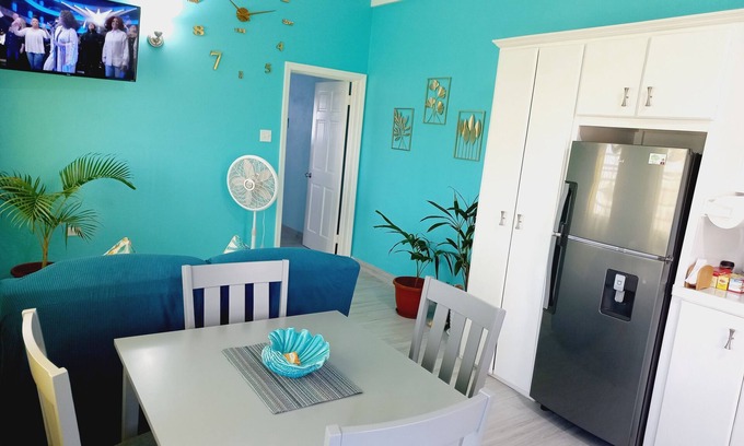 Saint John Parish Apartamento | A Blissful Carib/n Getaway! Work or Leisure, 15 mins to Beaches & Restaurants.