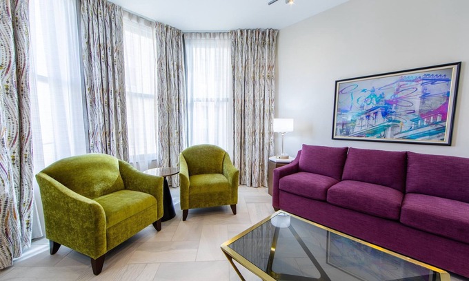 Central Business District Apartamento | A Block From the French Quarter! Spacious Villa