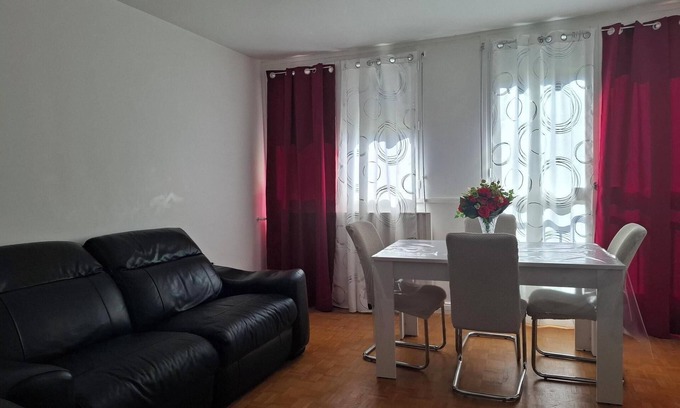 Morsang-sur-Orge Apartamento | A break for family, friends or work - Spacious F3 WiFi dedicated office parking