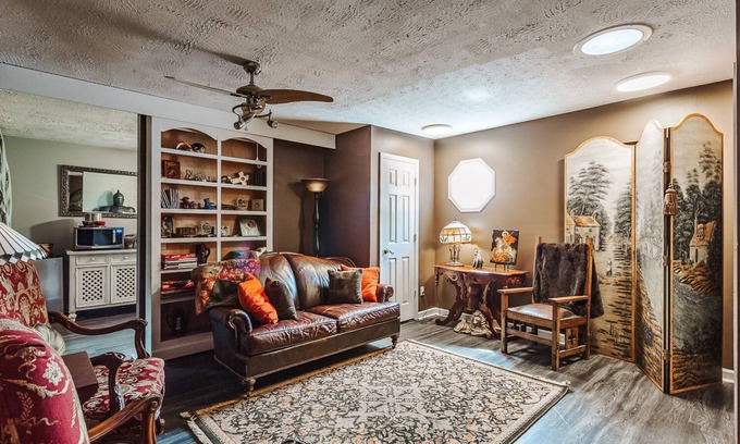 Chickamauga Apartamento | A Castle-Themed Stay in Historic Chickamauaga