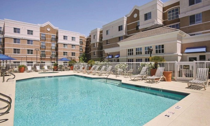 Pleasant Hill Casa | A centrally located all-suite hotel in the East Bay !