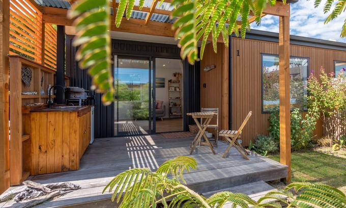 Pohara Cabina | A charming coastal studio just a few steps from the beach