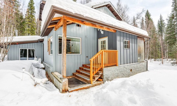 Fairbanks Casa | A Chena Dream Alaskan Retreat - Northern Lights viewing, Soaking Tub, Game Room