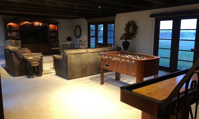 North Woodbridge Casa | Una casa de rancho clásica, reinterpretada.