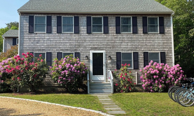 Oak Bluffs Casa | A "Close to All" Oak Bluffs Oasis!