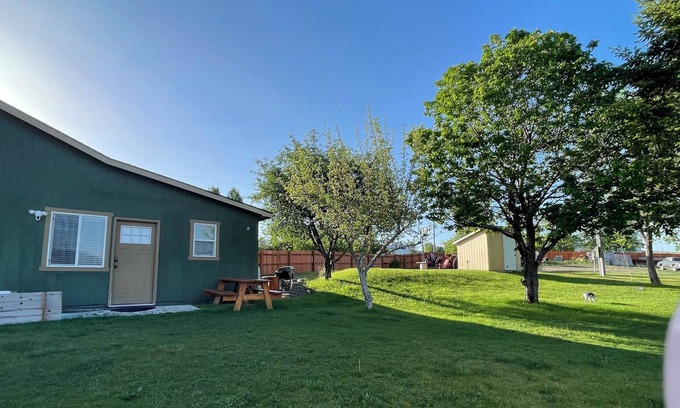 Corvallis Apartamento | A comfortable retreat to relax. Amazing mountain-views & pet friendly.