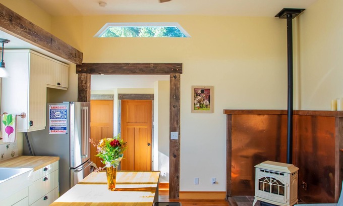 Fieldbrook Casa | Una estancia confortable en una granja familiar sostenible