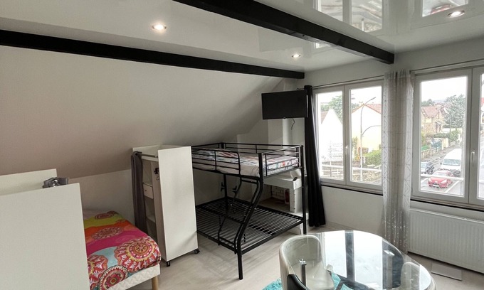 Poissy Casa | A Complete House Furnished near PARIS - 20 p.