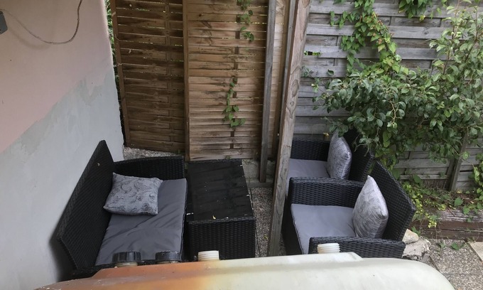 Abbesses Cabina | A corner of greenery 15 minutes from Paris