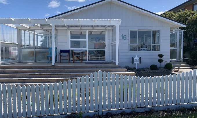 Riverton Casa | A Cosy Beach Cottage Charmer